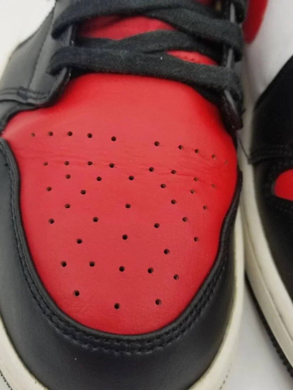 Air Jordan 1 Mid Shoes Mens Size 13 Bred Toe 554724-079 Nike Basketball Sneaker